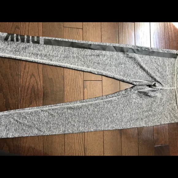 PINK Victoria's Secret Pants - Pink yoga legging